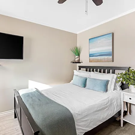 Prime Newport Location Bay Access Walk To Fun Zone Dining Edgewater C Villa